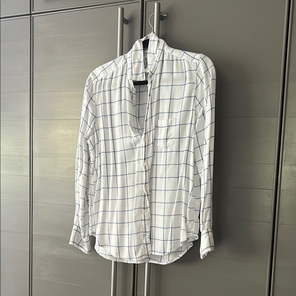 Frank & Eileen White and Blue Casual Button Down Shirt Small GC